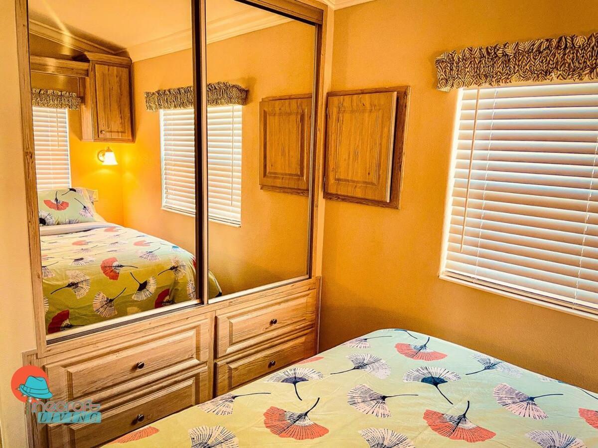 Pinecraft Cottage Tiny Home Sarasota Exterior photo