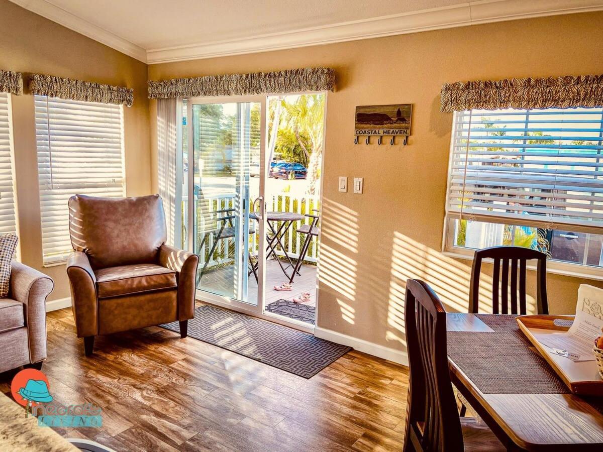 Pinecraft Cottage Tiny Home Sarasota Exterior photo